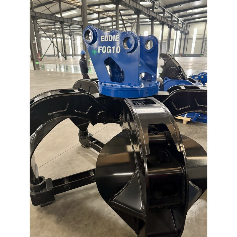 multi-claw-grapple-for-wood-stone-sorting